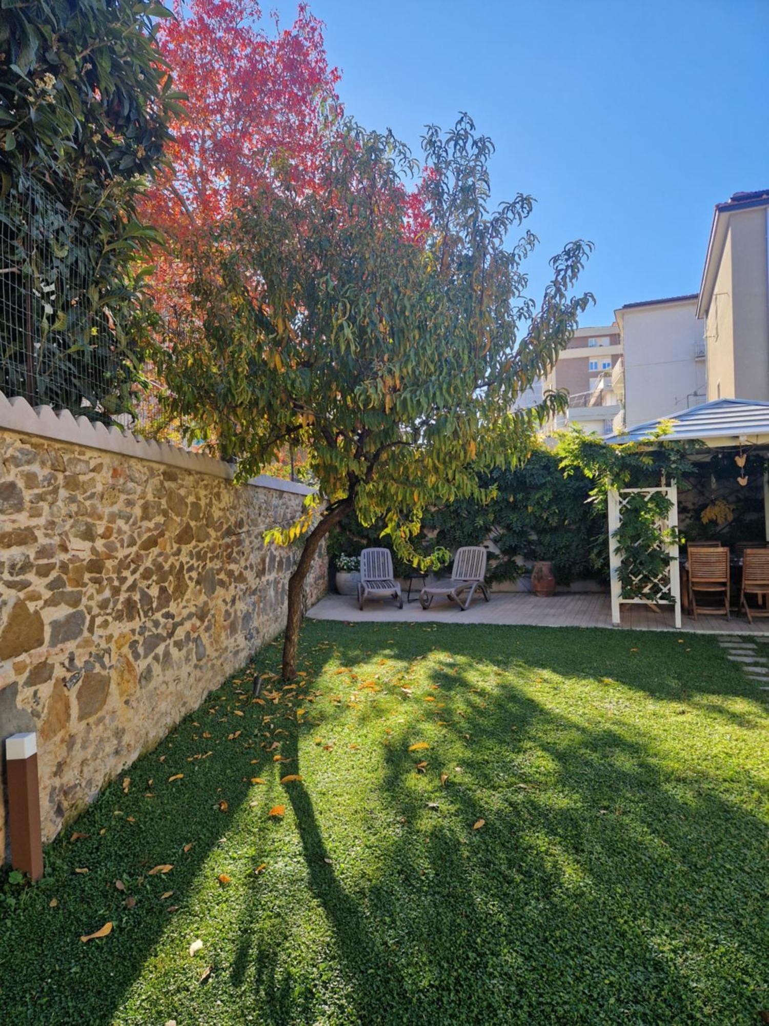 Serra Di Mare Casa Con Giardino Livorno Exterior foto